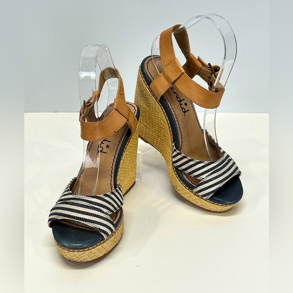 SPLENDID Tan with Blue and white stripe wedge sandals size 7.